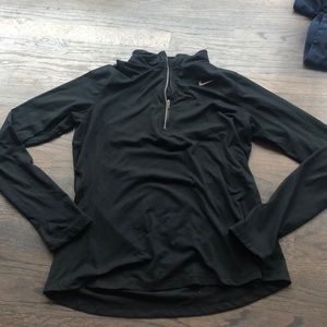 NIKE HALF ZIP